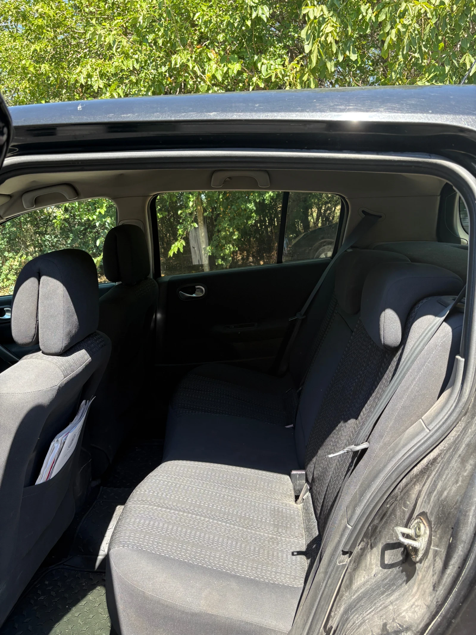 Renault Megane 2.0cdi, снимка 11 - Автомобили и джипове - 55695479
