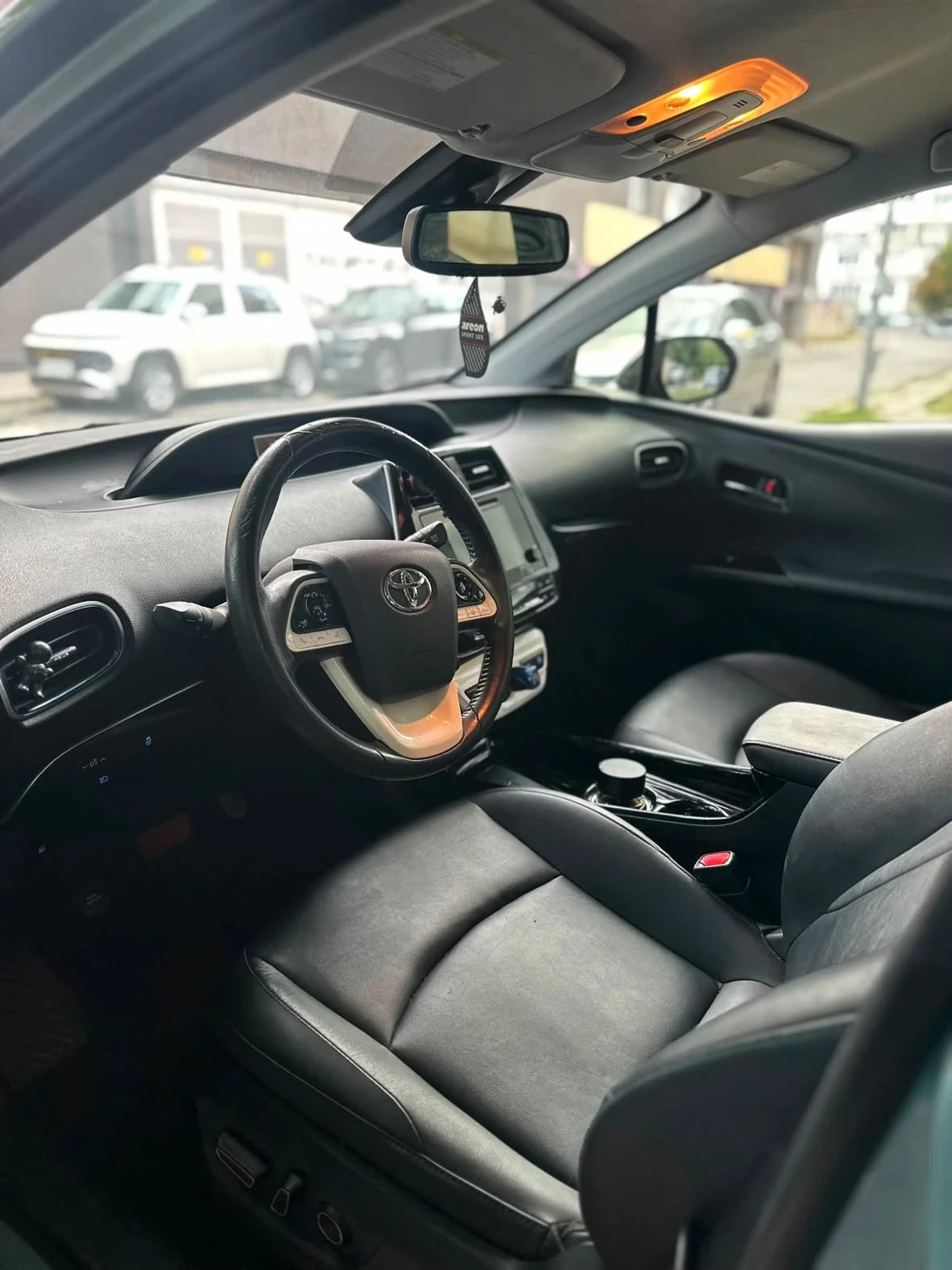 Toyota Prius, снимка 11 - Автомобили и джипове - 56106758