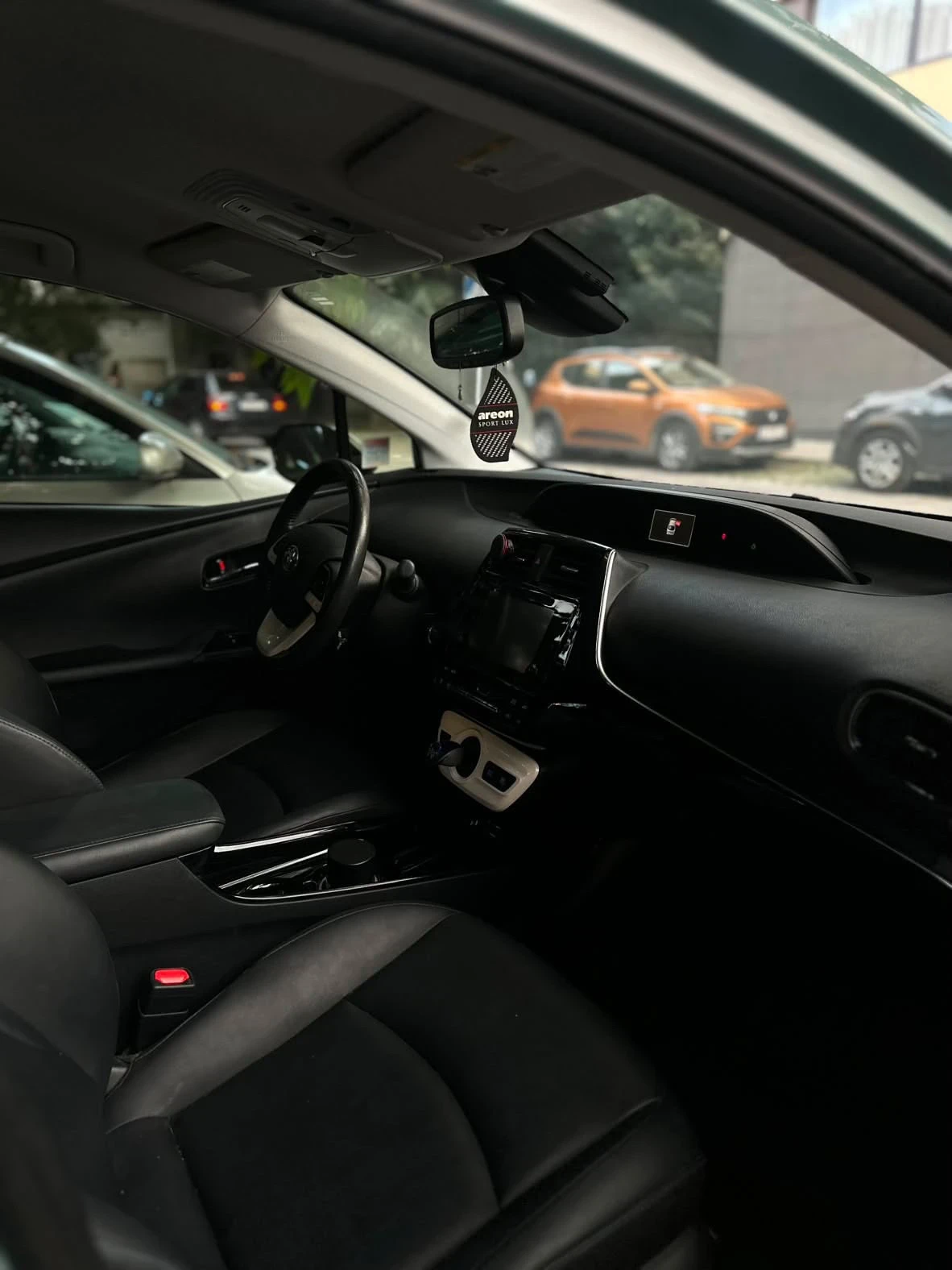 Toyota Prius, снимка 9 - Автомобили и джипове - 56106758