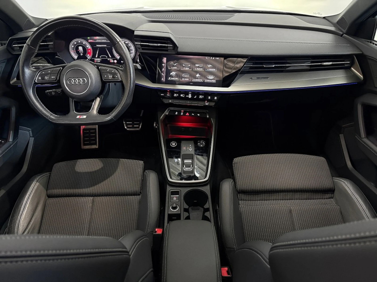 Audi A3 35 TFSI , снимка 7 - Автомобили и джипове - 56719775