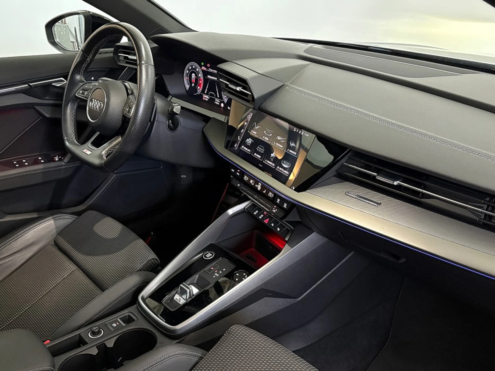 Audi A3 35 TFSI , снимка 9 - Автомобили и джипове - 56719775
