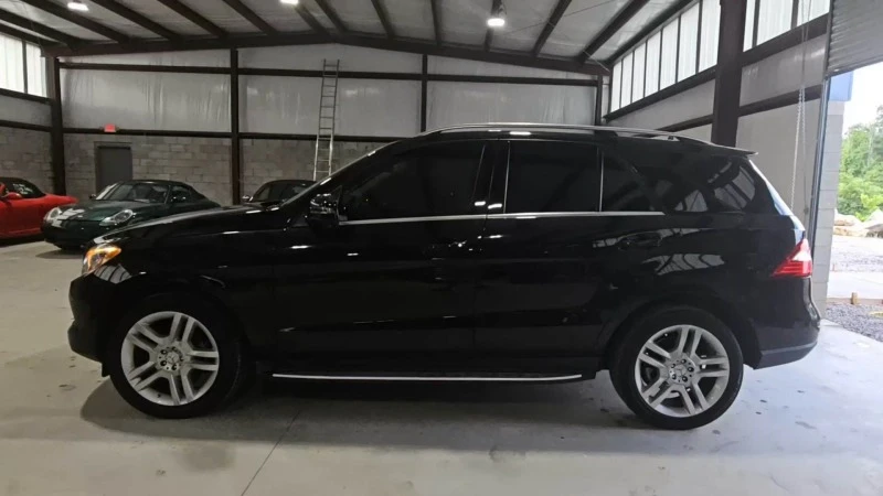 Mercedes-Benz ML 350 360* дистроник* подгрев* харман* пано* мъртва точк, снимка 4 - Автомобили и джипове - 47213368