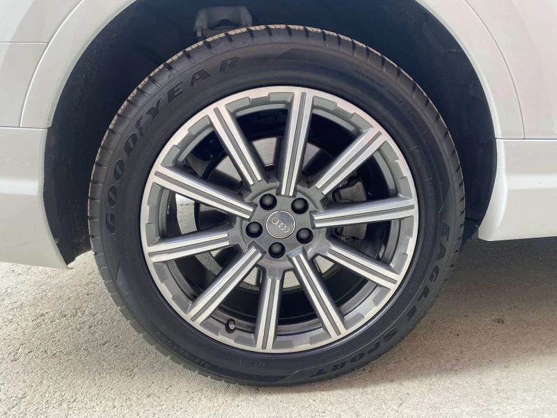 Audi Q7, снимка 7 - Автомобили и джипове - 52383560