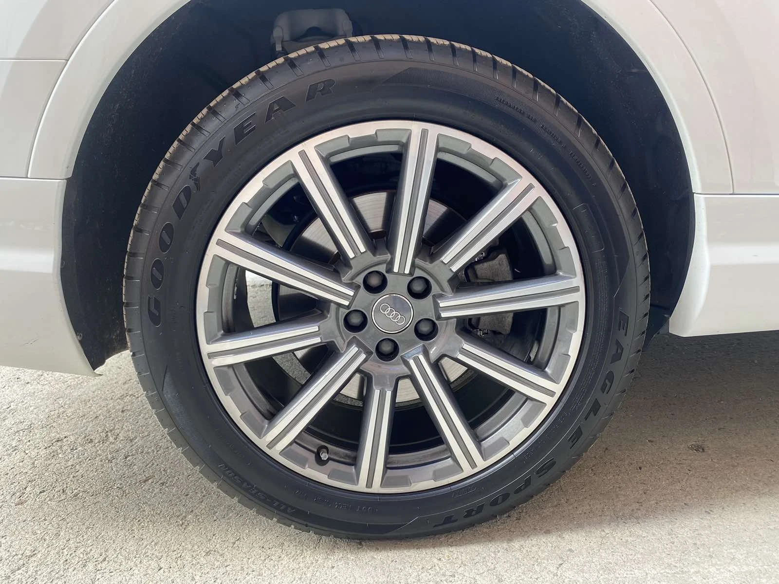 Audi Q7  - изображение 7
