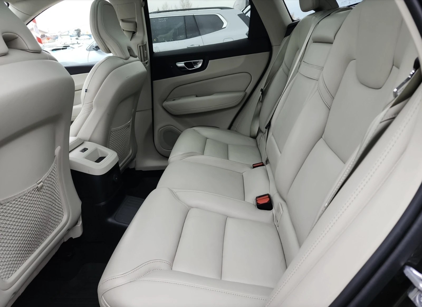 Volvo XC60 INSCRIPTION - изображение 10