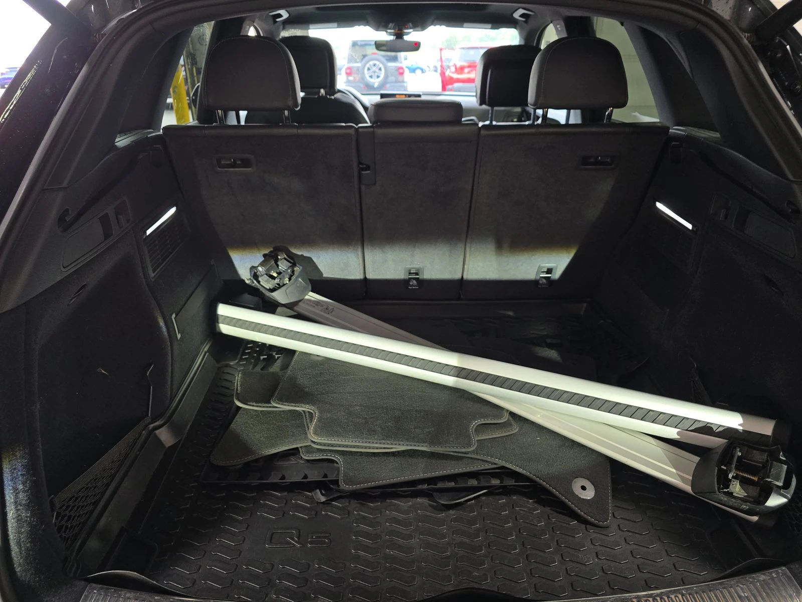 Audi SQ5 PREMIUM PLUS* MATRIX* PANO* ALCANTARA* KEYLESS | Mobile.bg   13