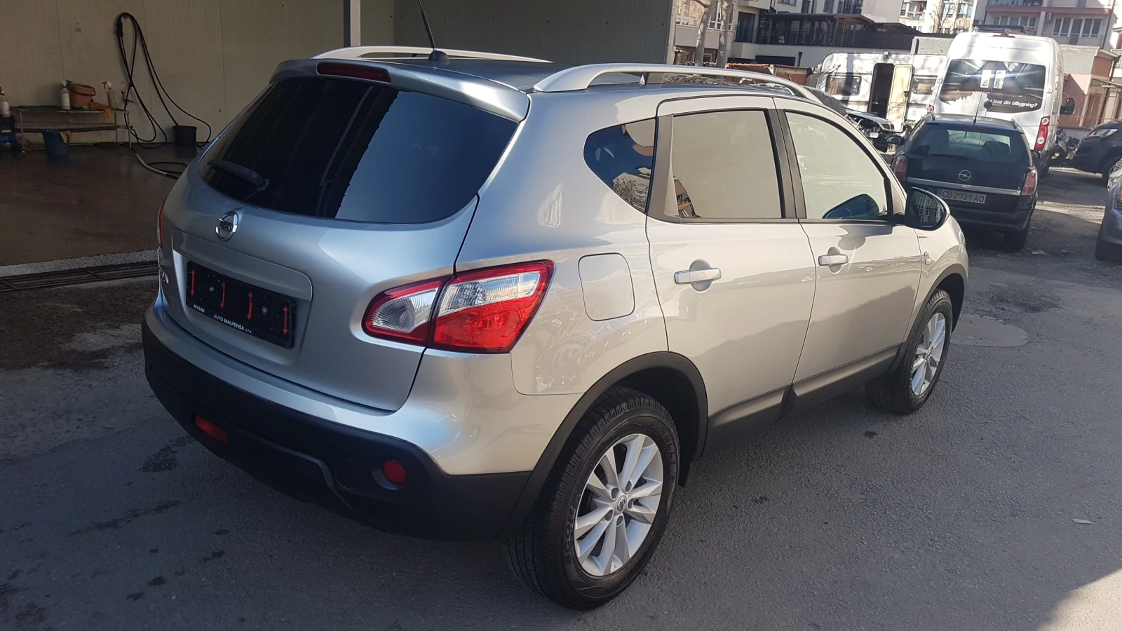 Nissan Qashqai 2.0i AVTOMAT 4X4-142 X -KM, снимка 8 - Автомобили и джипове - 53826982