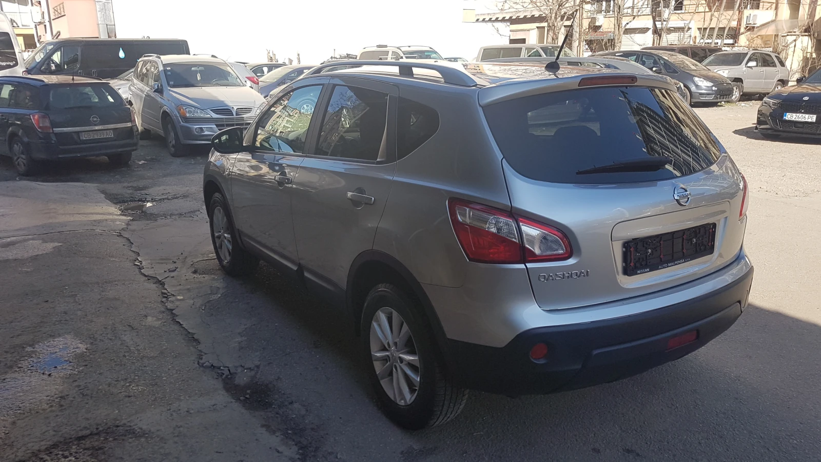 Nissan Qashqai 2.0i AVTOMAT 4X4-142 X -KM, снимка 7 - Автомобили и джипове - 53826982