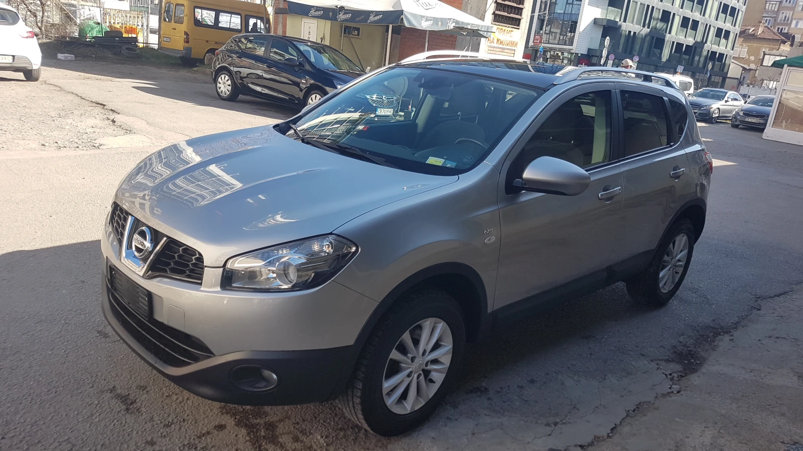 Nissan Qashqai 2.0i AVTOMAT 4X4-142 X -KM, снимка 6 - Автомобили и джипове - 53826982