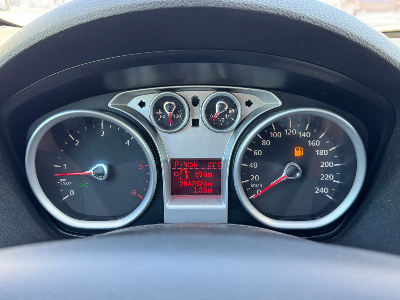 Ford Kuga 2.0d/Автоматик, снимка 13 - Автомобили и джипове - 55308675
