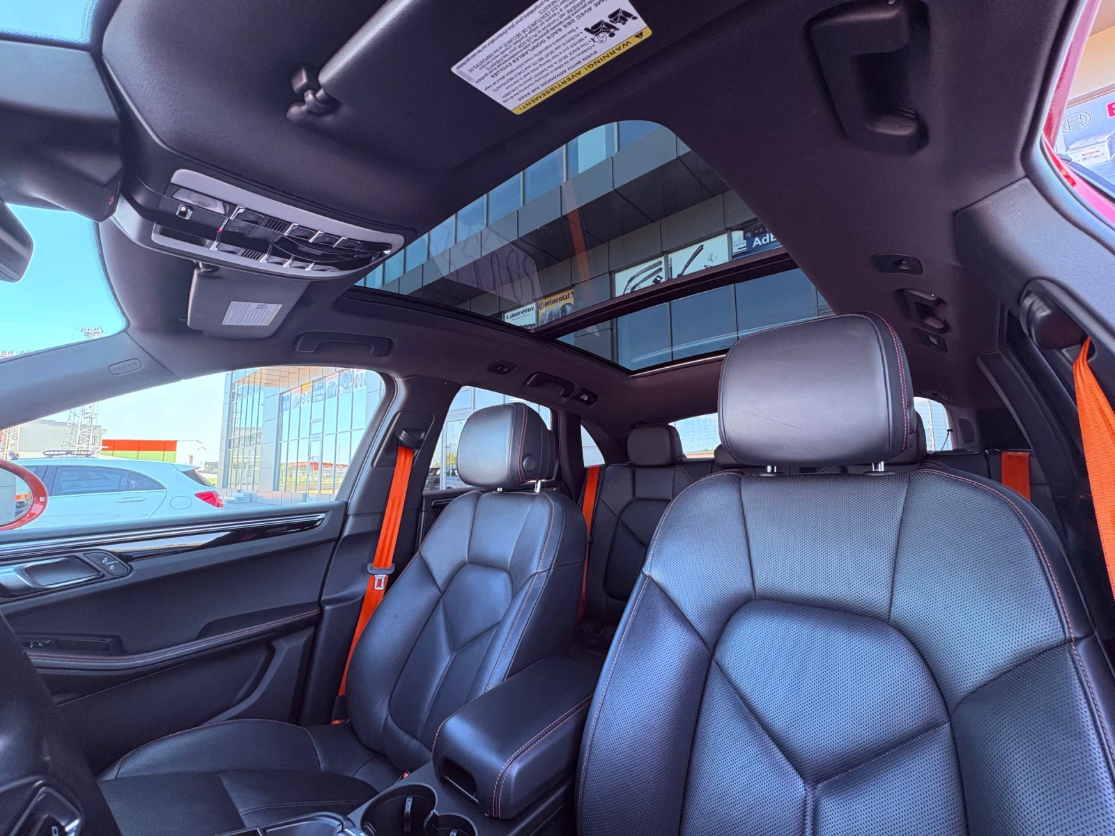 Porsche Macan PАNO| Distr | Car Play| Chrono| Гаранция, снимка 12 - Автомобили и джипове - 55681334
