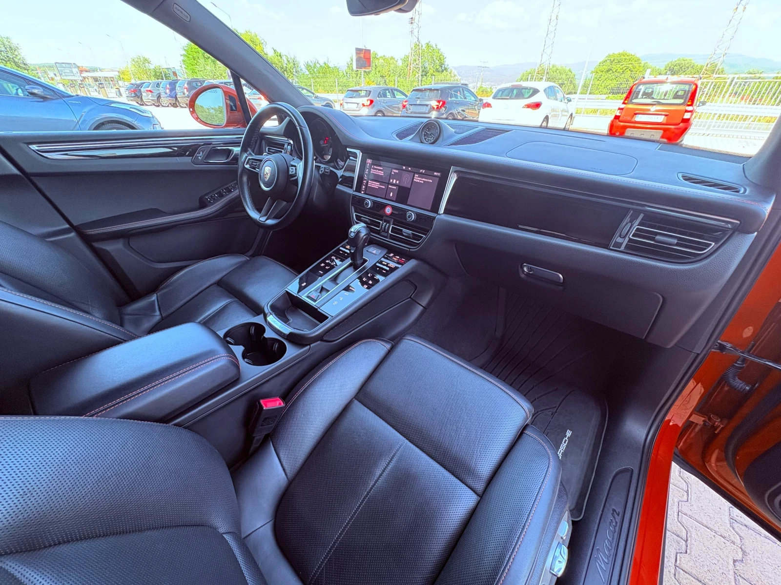 Porsche Macan PАNO| Distr | Car Play| Chrono| Гаранция, снимка 8 - Автомобили и джипове - 55681334