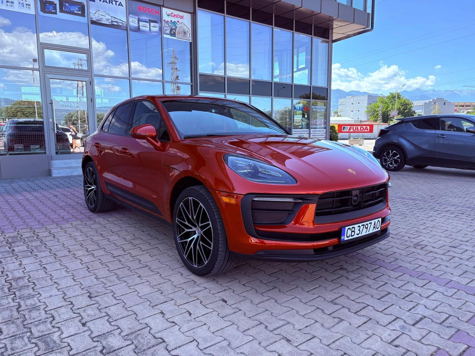 Porsche Macan PАNO| Distr | Car Play| Chrono| Гаранция, снимка 3 - Автомобили и джипове - 55681334