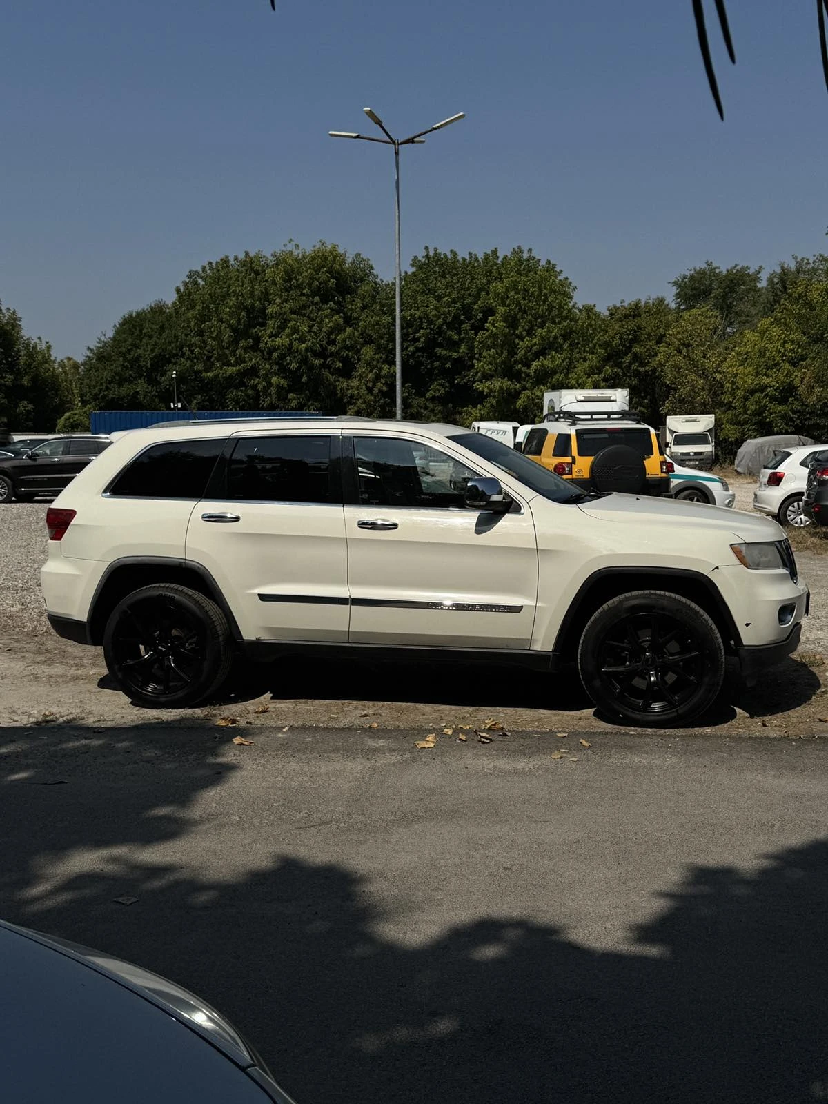 Jeep Grand cherokee 5.7-HEMI-ОБСЛУЖЕН, снимка 3 - Автомобили и джипове - 55768184