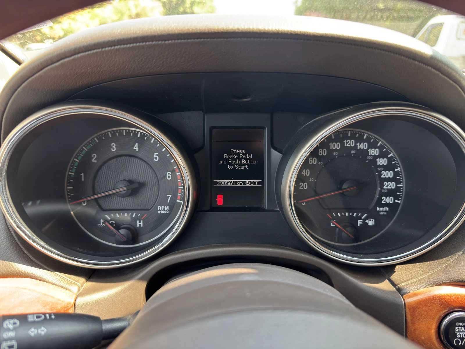 Jeep Grand cherokee 5.7-HEMI-ОБСЛУЖЕН, снимка 8 - Автомобили и джипове - 55768184