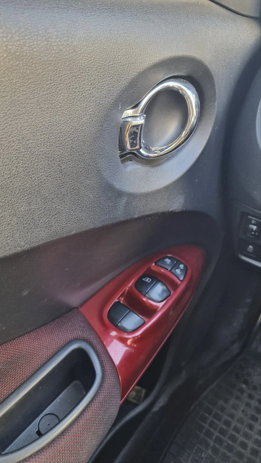 Nissan Juke, снимка 15 - Автомобили и джипове - 56271233