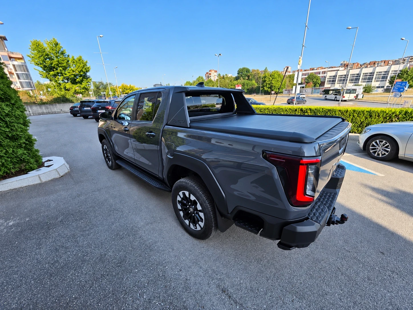 Toyota Hilux, снимка 5 - Автомобили и джипове - 56317612