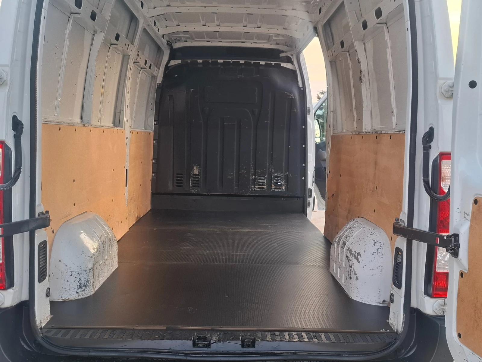 Renault Master Euro6B/2.3CDTI/Клима - изображение 10