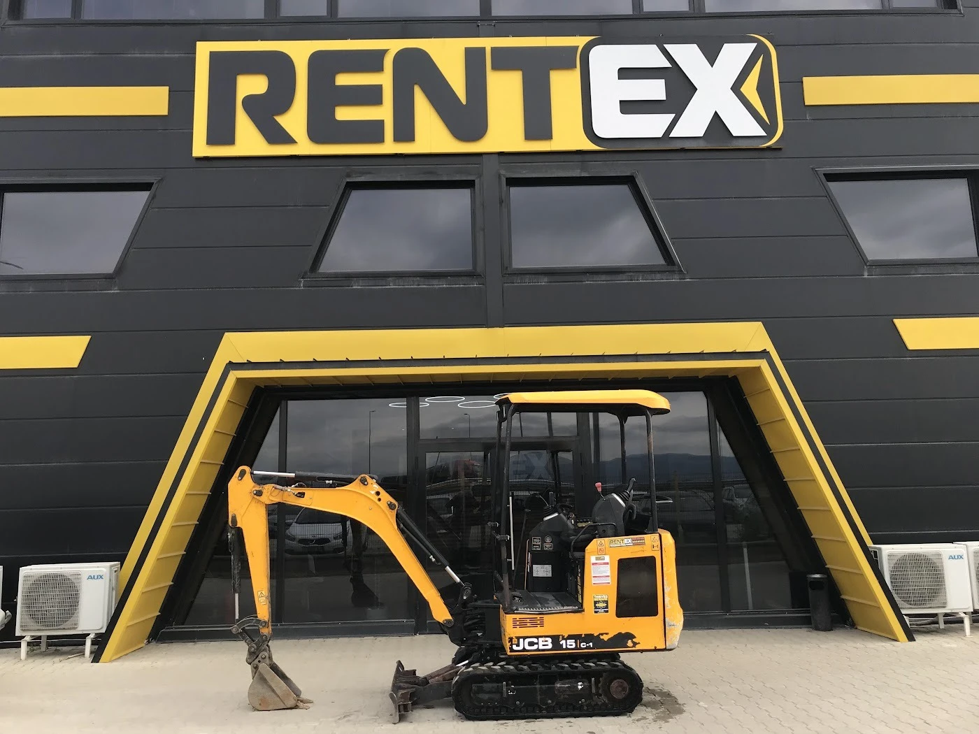  JCB 15C-1 1500. | Mobile.bg   1