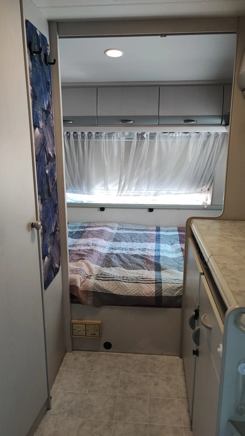 Каравана Hobby Excellent , снимка 11 - Каравани и кемпери - 51362158