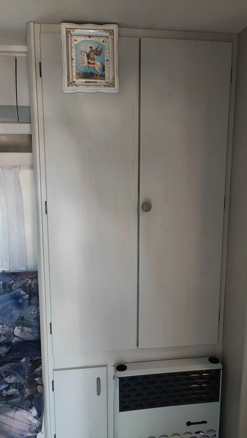 Каравана Hobby Excellent , снимка 9 - Каравани и кемпери - 51362158