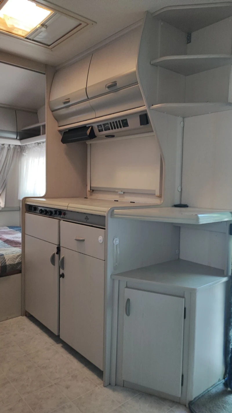 Каравана Hobby Excellent , снимка 10 - Каравани и кемпери - 51362158