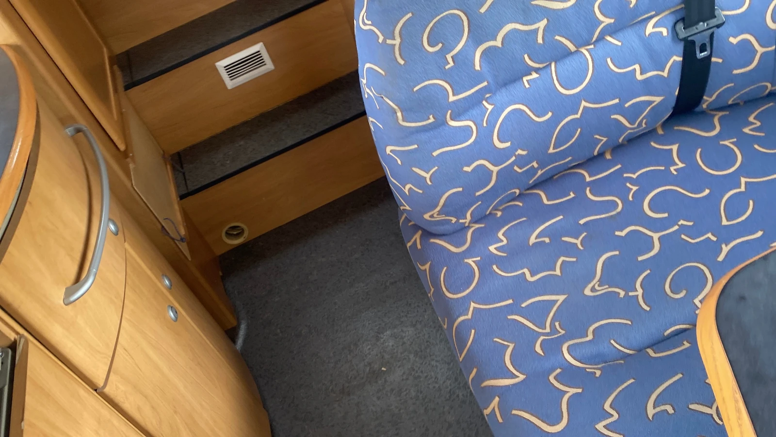Кемпер HYMER / ERIBA Швейцария Клима - изображение 9
