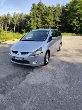 Mitsubishi Grandis Mitsubishi Grandis 2.4i Газ, снимка 1