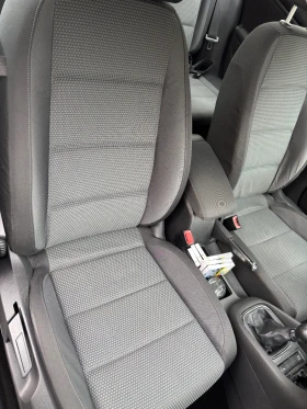 VW Golf - 5500 € / 10757.07 лв. - 71395922 8