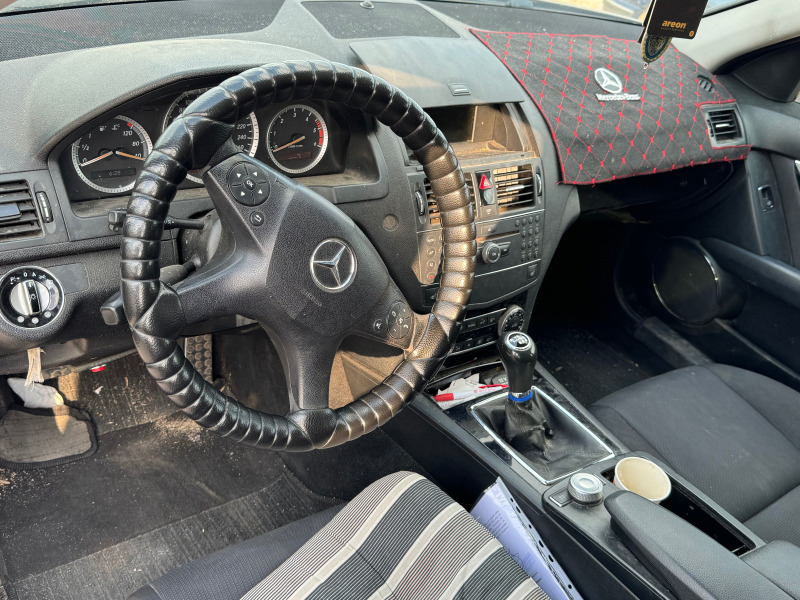 Mercedes-Benz C 220, снимка 4 - Автомобили и джипове - 46707132