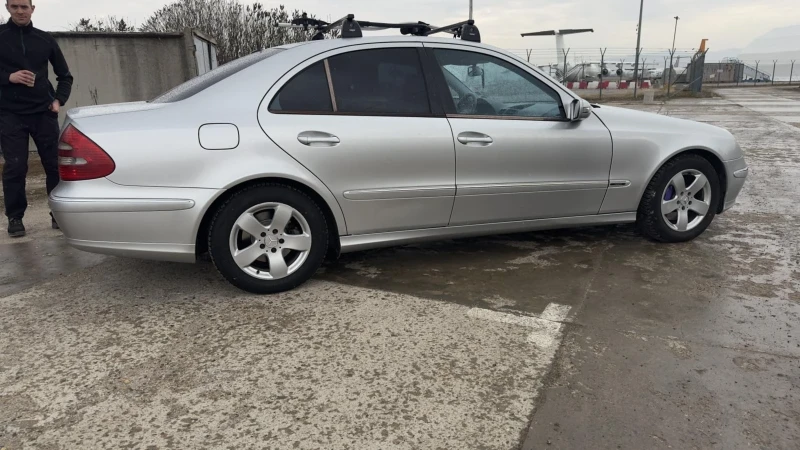 Mercedes-Benz E 320, снимка 7 - Автомобили и джипове - 49304065