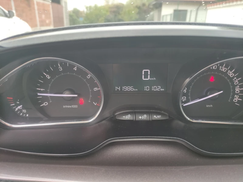Peugeot 2008 1, 2като нов  142000km, снимка 9 - Автомобили и джипове - 52620947