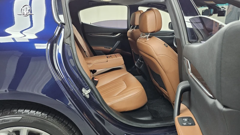 Maserati Ghibli 3.0, снимка 11 - Автомобили и джипове - 52443743