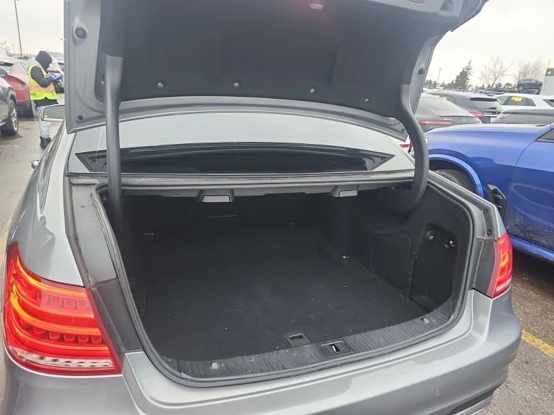 Mercedes-Benz E 500 E550* * AMG* * 4MATIC* * CARFAX* * АВТО КРЕДИТ* * , снимка 5 - Автомобили и джипове - 53163338