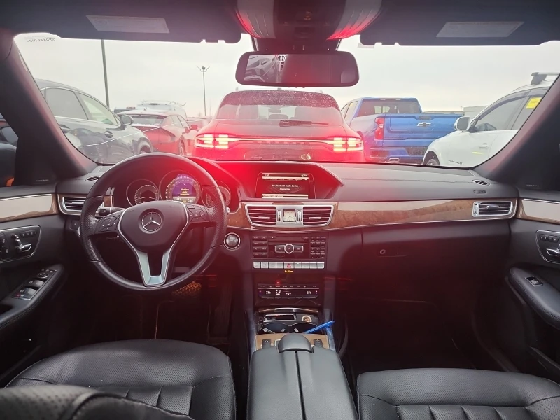 Mercedes-Benz E 500 E550* * AMG* * 4MATIC* * CARFAX* * АВТО КРЕДИТ* * , снимка 6 - Автомобили и джипове - 53163338