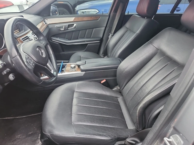 Mercedes-Benz E 500 E550* * AMG* * 4MATIC* * CARFAX* * АВТО КРЕДИТ* * , снимка 7 - Автомобили и джипове - 53163338