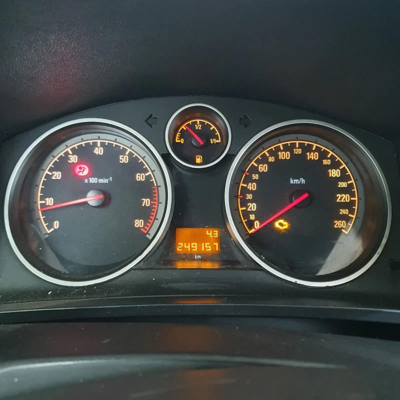 Opel Zafira 1.6 16V Газ/Бензин, снимка 10 - Автомобили и джипове - 53276544