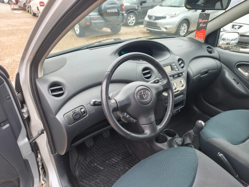 Toyota Yaris КАТО НОВА, снимка 11 - Автомобили и джипове - 53340723