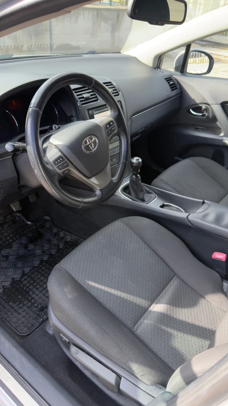 Toyota Avensis 2.2D4D!KEYLESS!НАВИГАЦИЯ!АВТОПИЛОТ!CLIMATRONIC!TOP, снимка 7 - Автомобили и джипове - 53412175