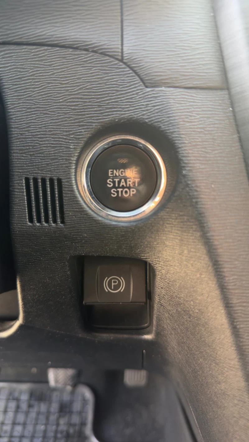 Toyota Avensis 2.2D4D!KEYLESS!НАВИГАЦИЯ!АВТОПИЛОТ!CLIMATRONIC!TOP, снимка 15 - Автомобили и джипове - 53412175