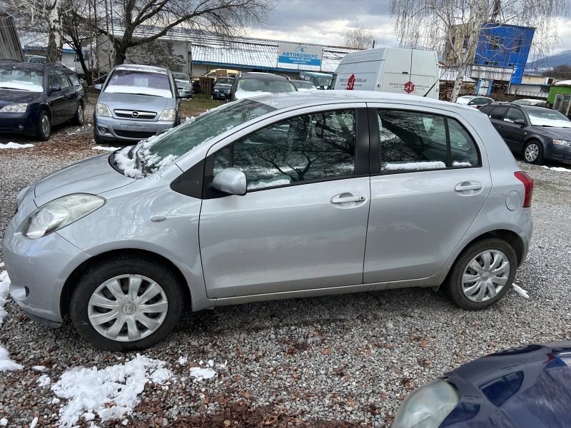 Toyota Yaris 1.0, снимка 4 - Автомобили и джипове - 53525495