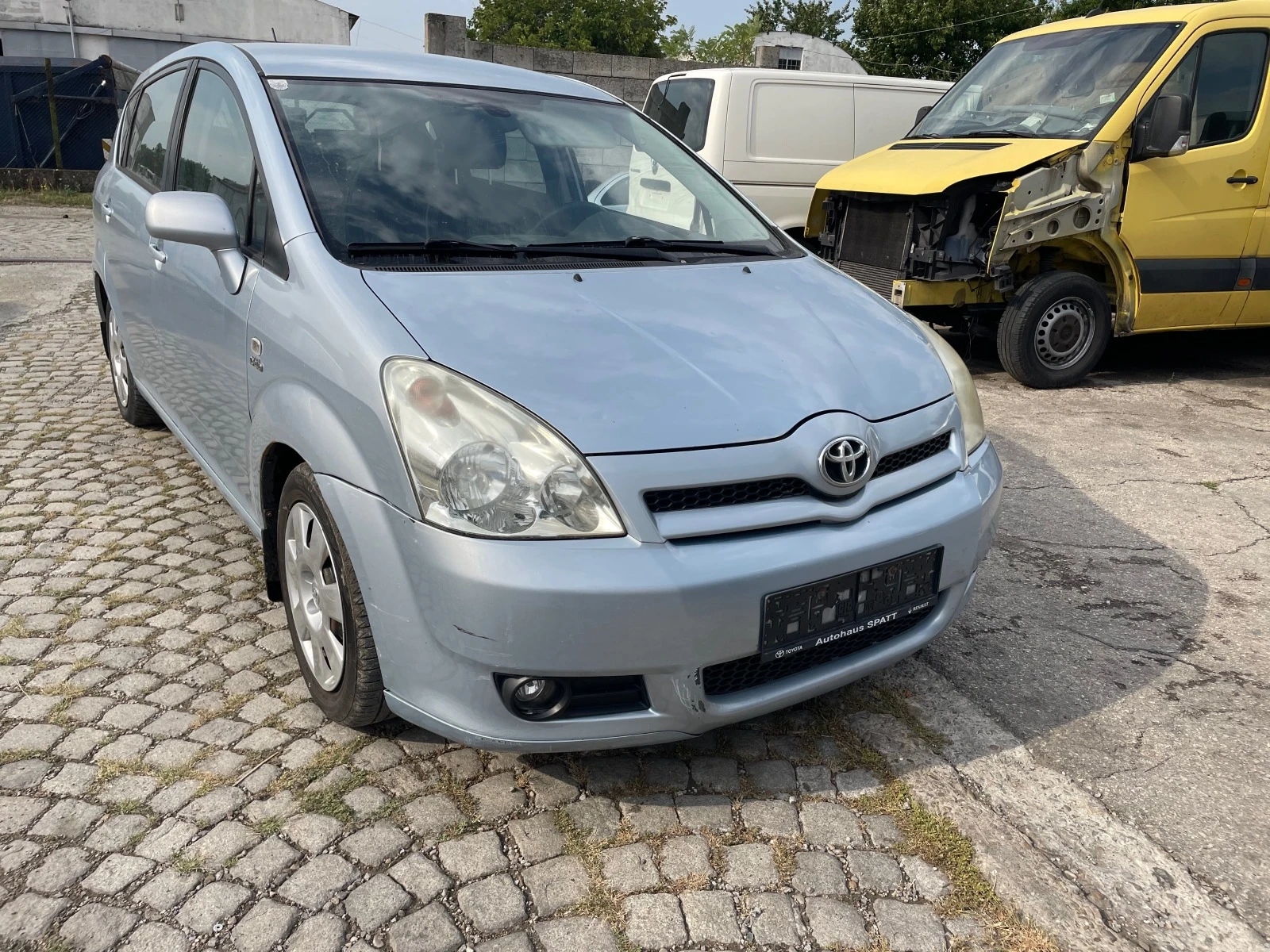 Toyota Corolla verso 2.0D4D - изображение 2