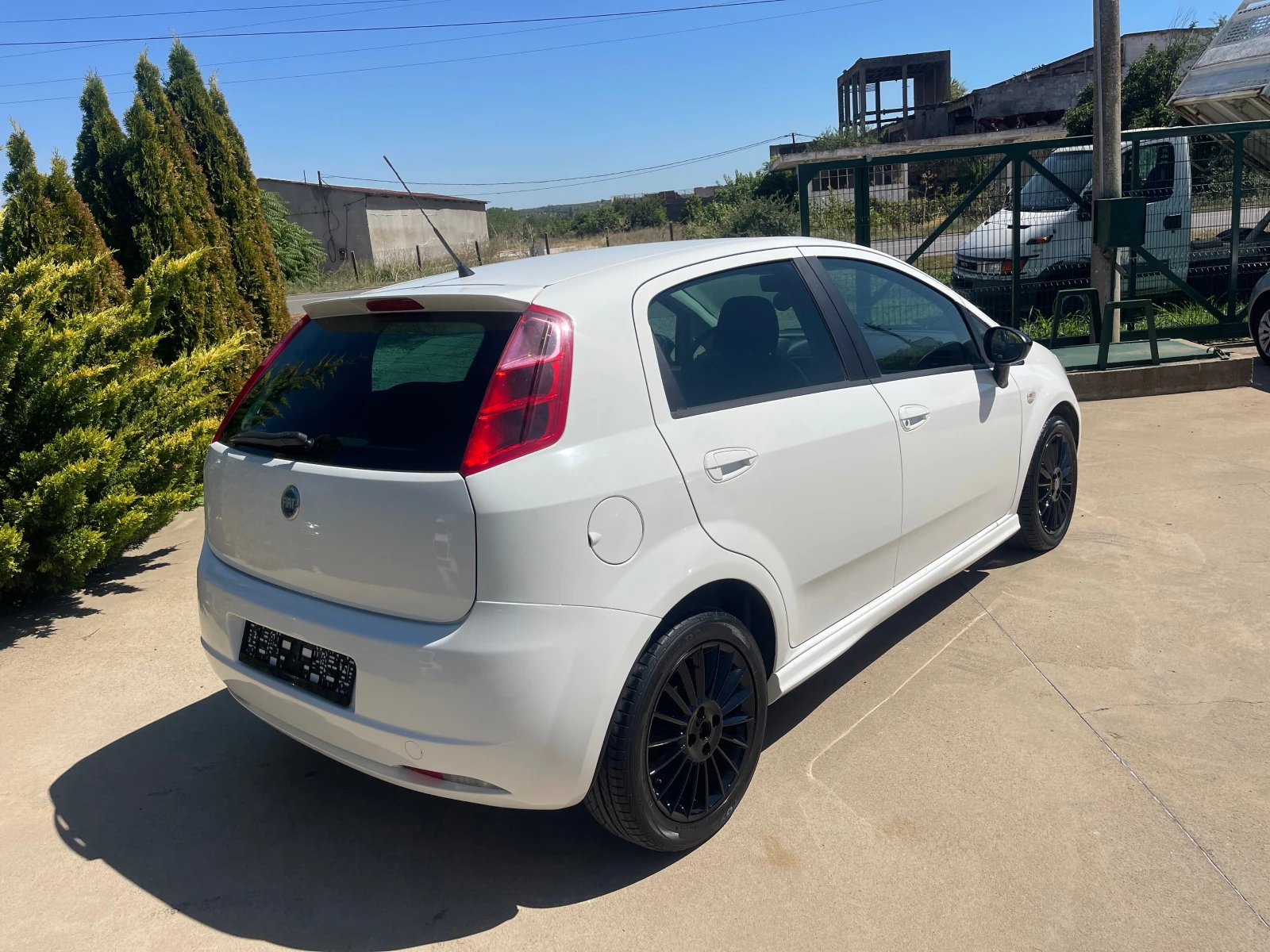 Fiat Punto 1.4 6скорости - изображение 5