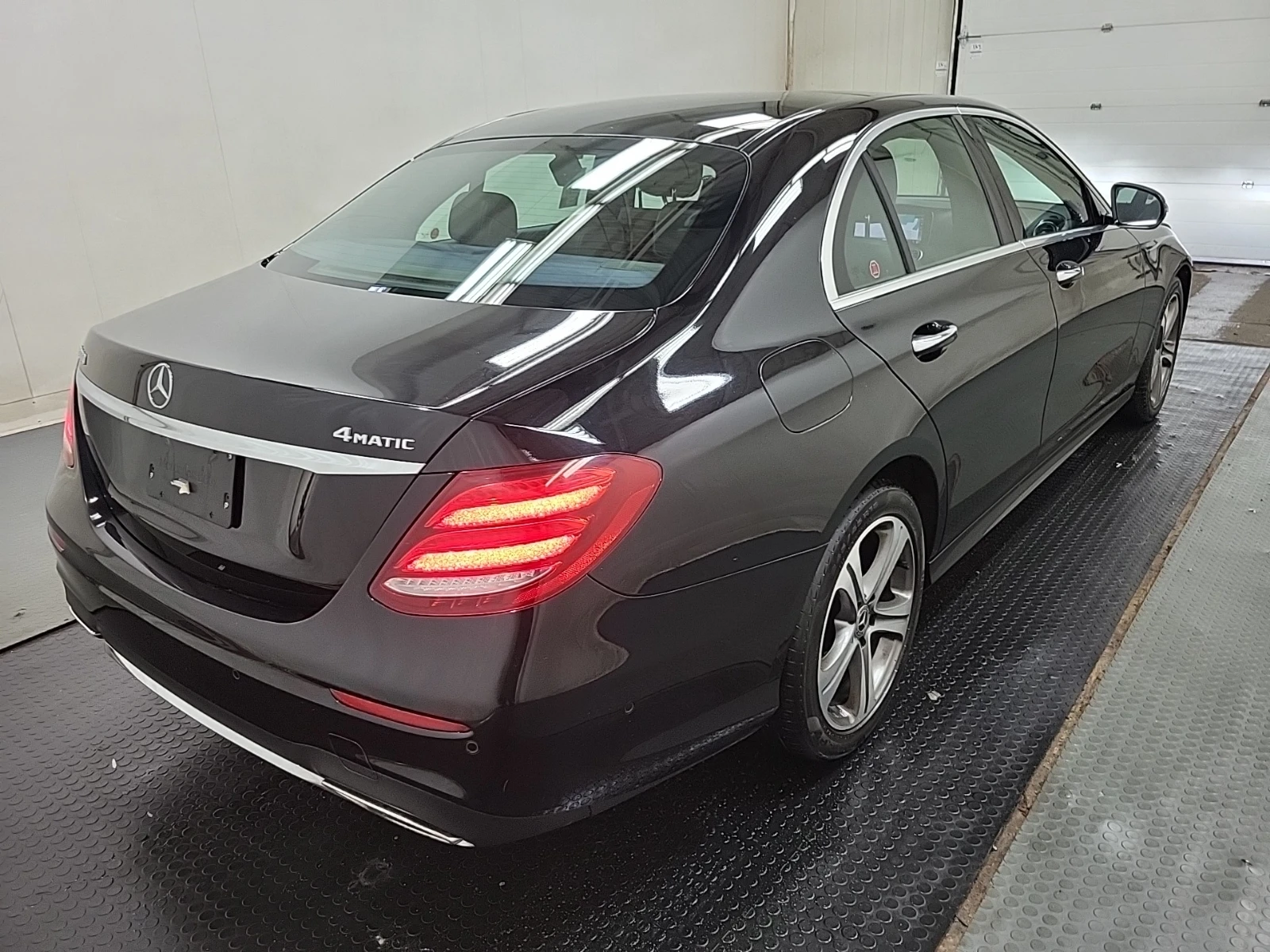Mercedes-Benz E 300 * 4MATIC* МЪРТВА ТОЧКА* CARFAX АВТОКРЕДИТ - изображение 4
