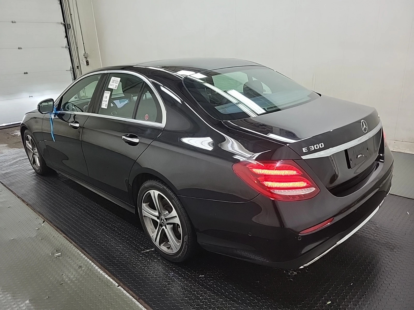 Mercedes-Benz E 300 * 4MATIC* МЪРТВА ТОЧКА* CARFAX АВТОКРЕДИТ - изображение 2