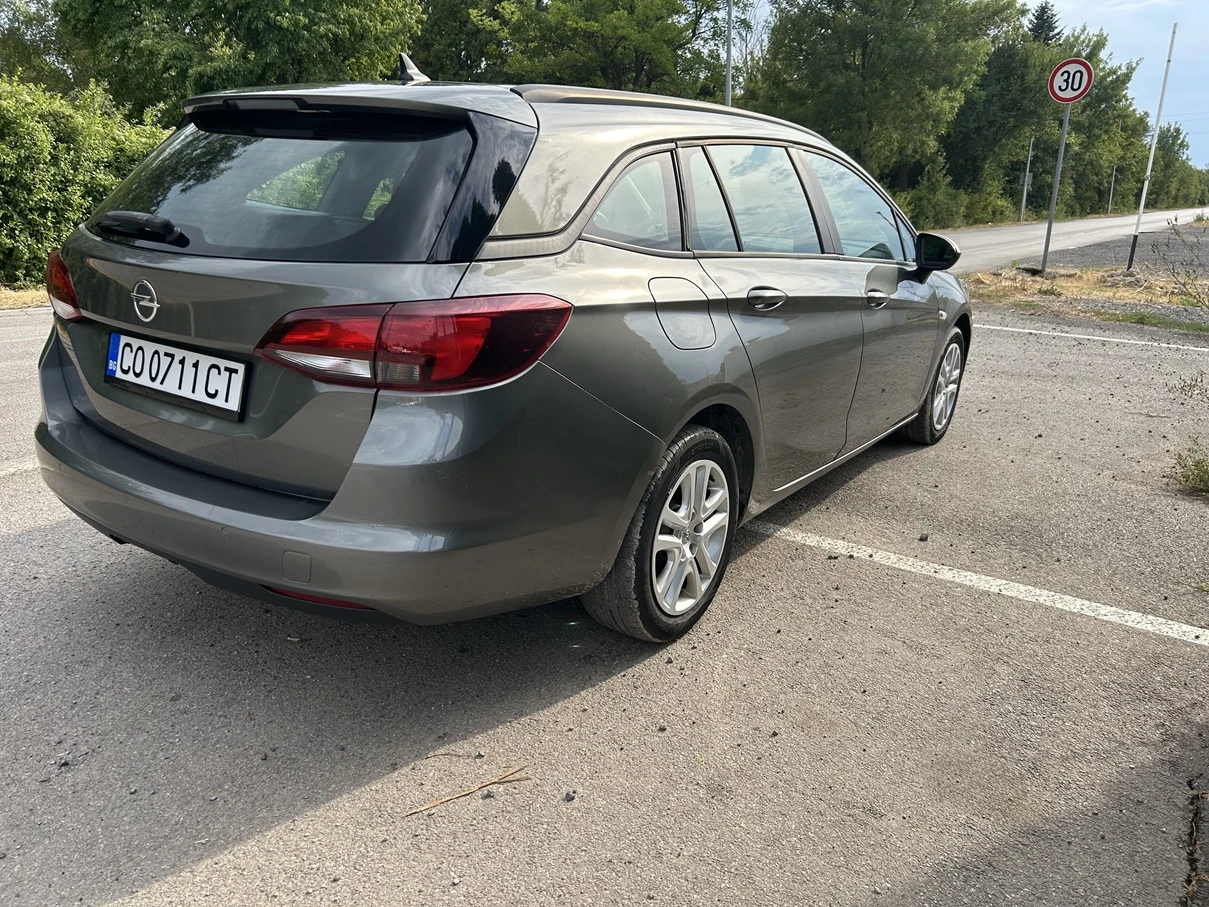 Opel Astra Sports Tourer - изображение 4