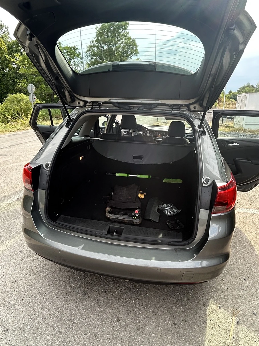 Opel Astra Sports Tourer - изображение 9