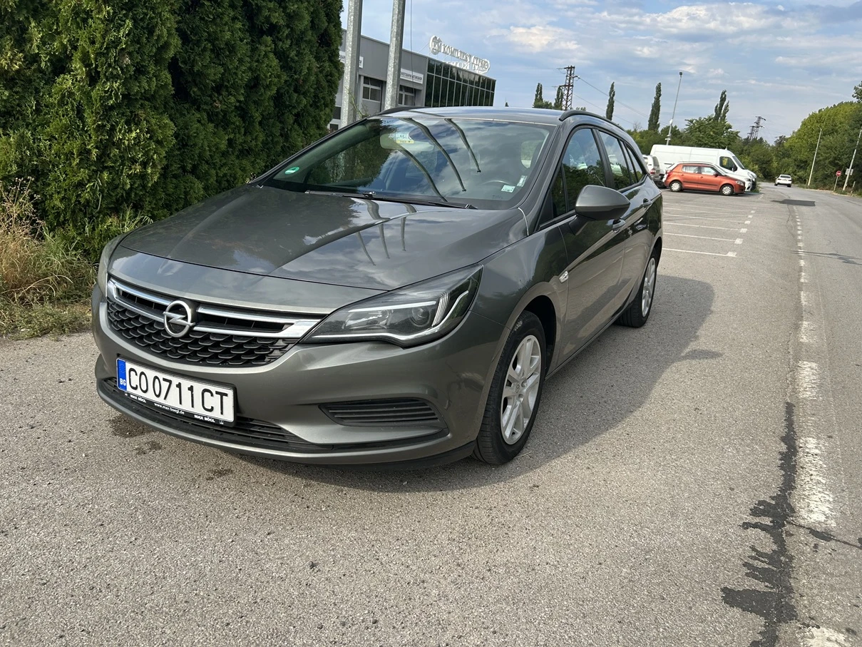 Opel Astra Sports Tourer - изображение 2