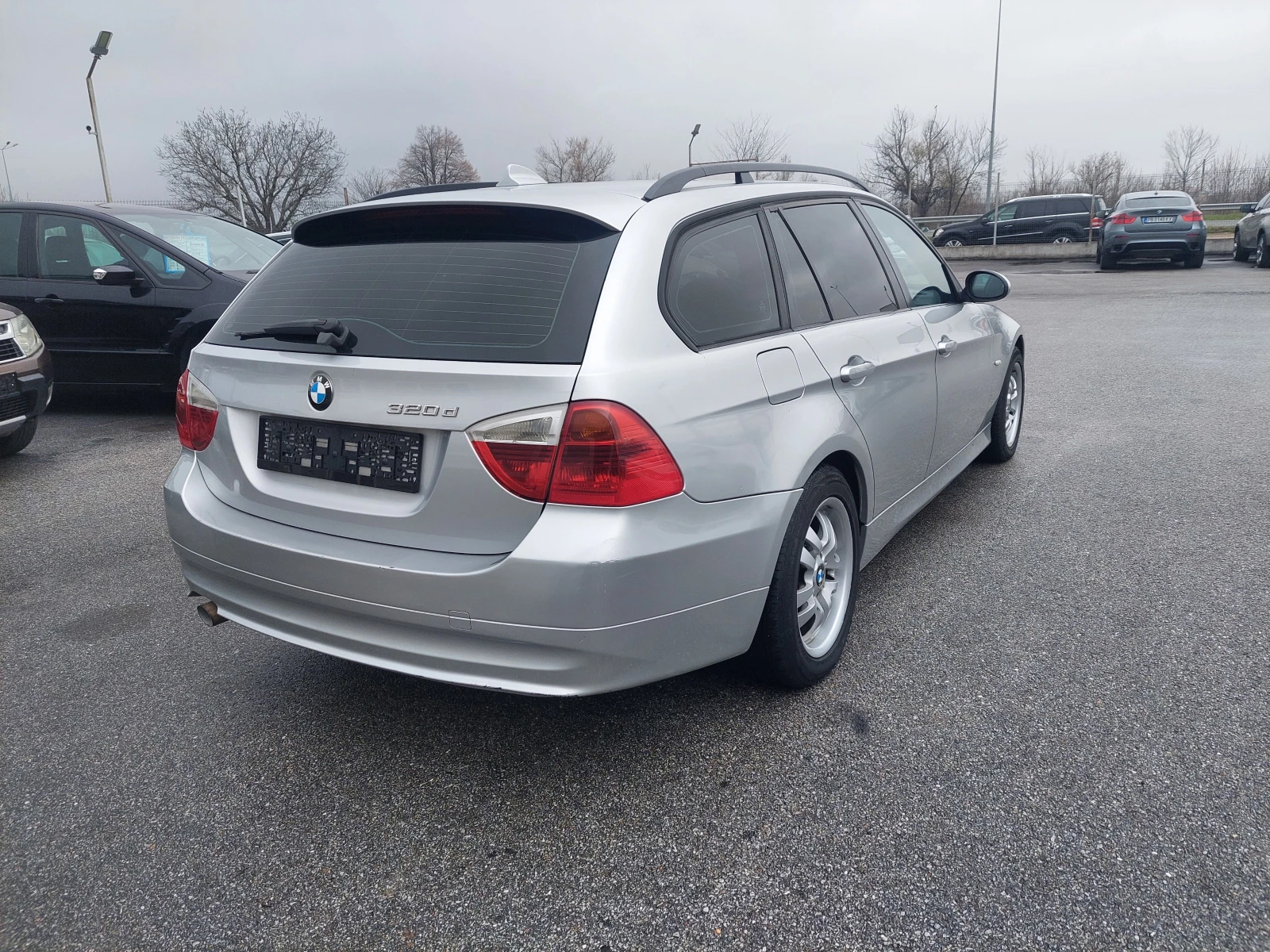 BMW 320 2.0D АВТОМАТИК - изображение 3