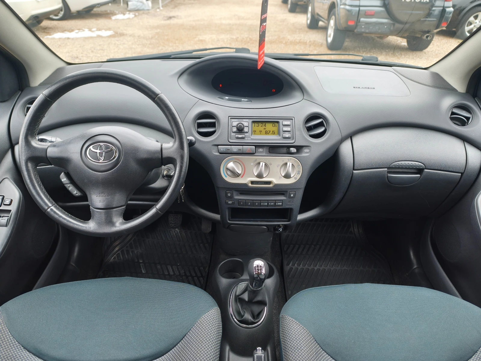 Toyota Yaris ���� ���� | Mobile.bg � ����������� 12